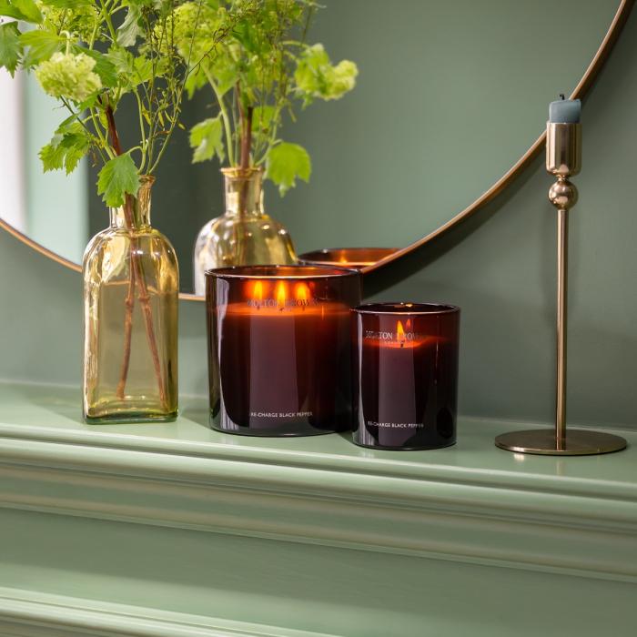 Molton Brown Re-Charge Black Pepper Kaars