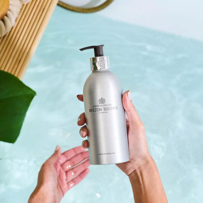 Molton Brown Coastal Cypress & Sea Fennel bad- en Douchegel