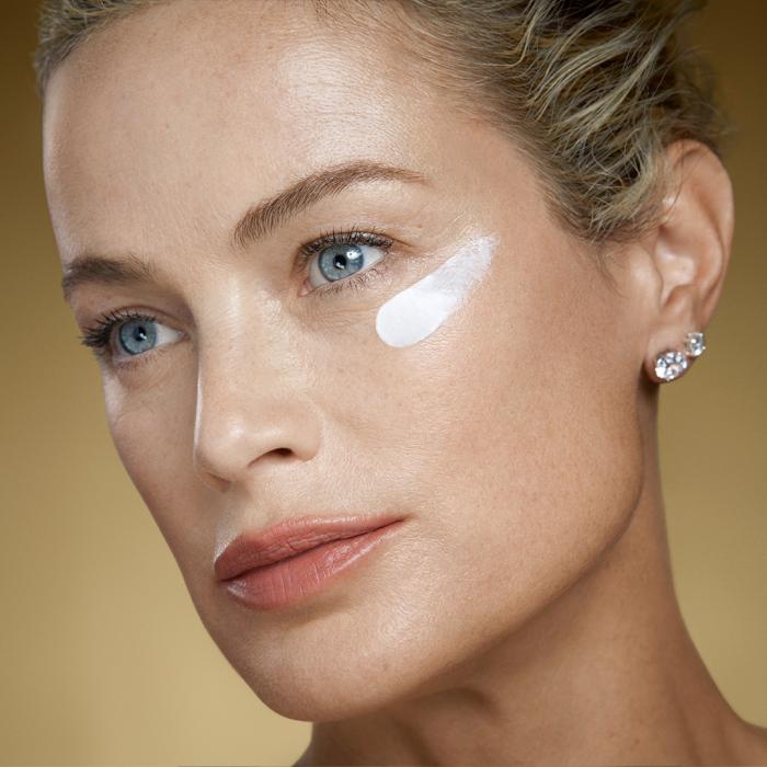 Estee Lauder Re-Nutriv Ultimate Lift Regenerating Youth Eye Creme Rich