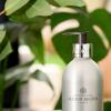 Molton Brown Coastal Cypress & Sea Fennel bad- en Douchegel thumbnail