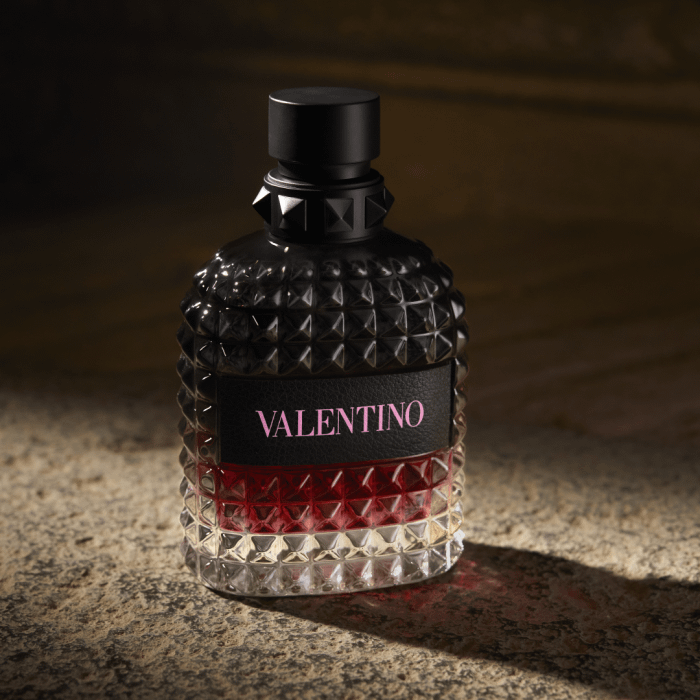 Valentino Born in Roma Intense Uomo Eau de Parfum Spray