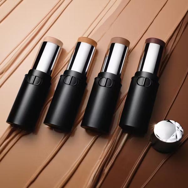 Dior Forever Skin Perfect : Des contours parfaits avec luxe