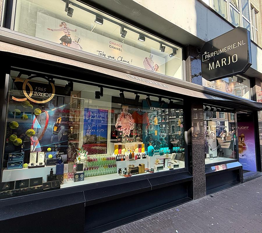 Vooraanzicht van de winkel Parfumerie Marjo in Amsterdam